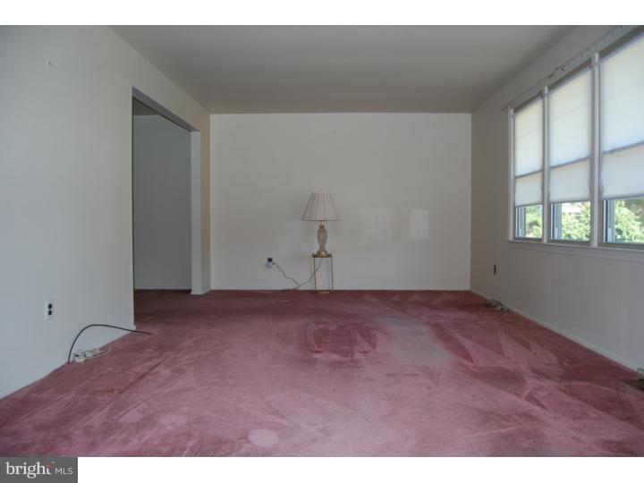 241 Sharrow Vale Road Delran, NJ 08075 - Photo 8 of 18