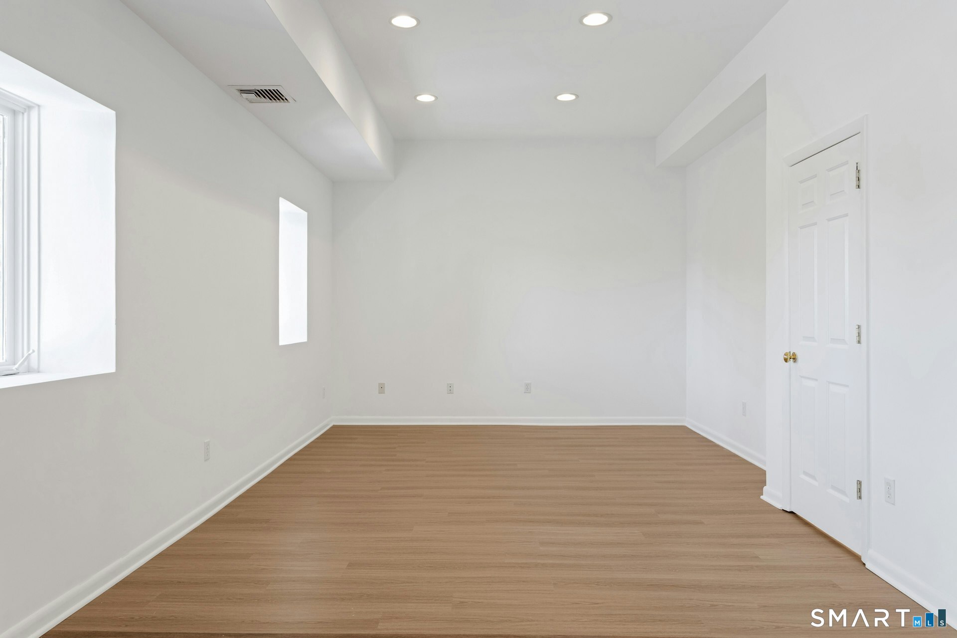 192 Frenchtown Road Bridgeport, CT 06606 - Photo 19 of 28 Entertainment room or re-imagine other uses.