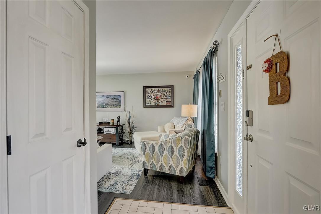 1120 Overlook Road Whitehall, PA 18052 - Photo 4 of 50 Gallery Image 4