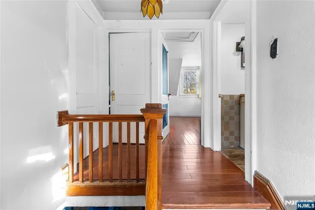 $799,900 | 43 Esmond Place, Tenafly, NJ 07670