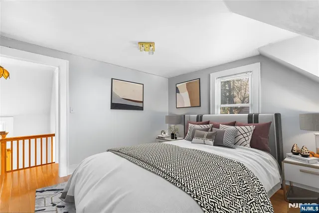 $799,900 | 43 Esmond Place, Tenafly, NJ 07670