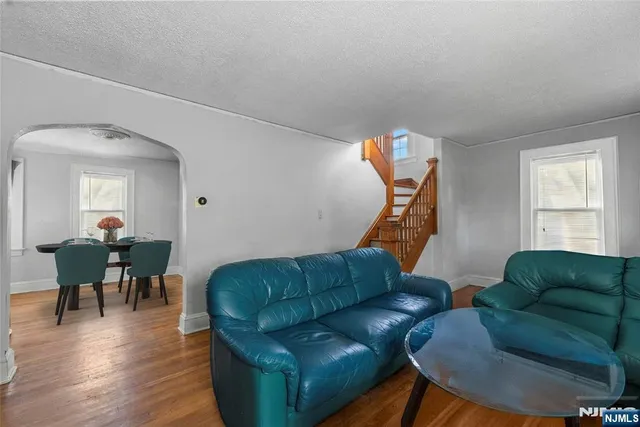 $799,900 | 43 Esmond Place, Tenafly, NJ 07670