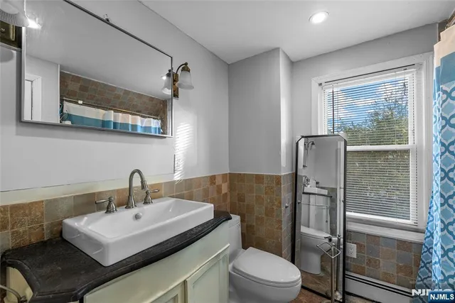 $799,900 | 43 Esmond Place, Tenafly, NJ 07670