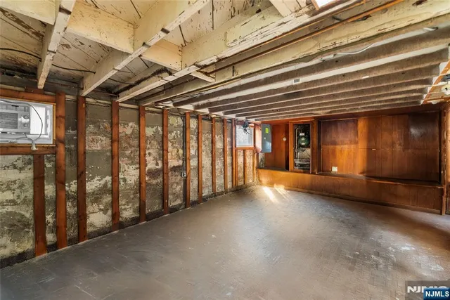 $799,900 | 43 Esmond Place, Tenafly, NJ 07670