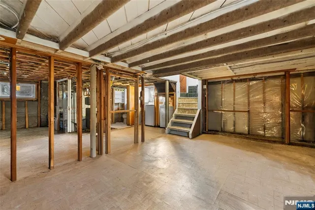 $799,900 | 43 Esmond Place, Tenafly, NJ 07670