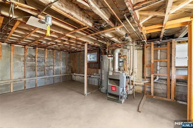 $799,900 | 43 Esmond Place, Tenafly, NJ 07670