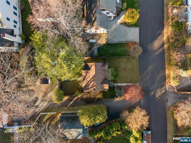 $799,900 | 43 Esmond Place, Tenafly, NJ 07670