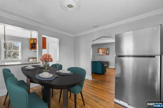 $799,900 | 43 Esmond Place, Tenafly, NJ 07670