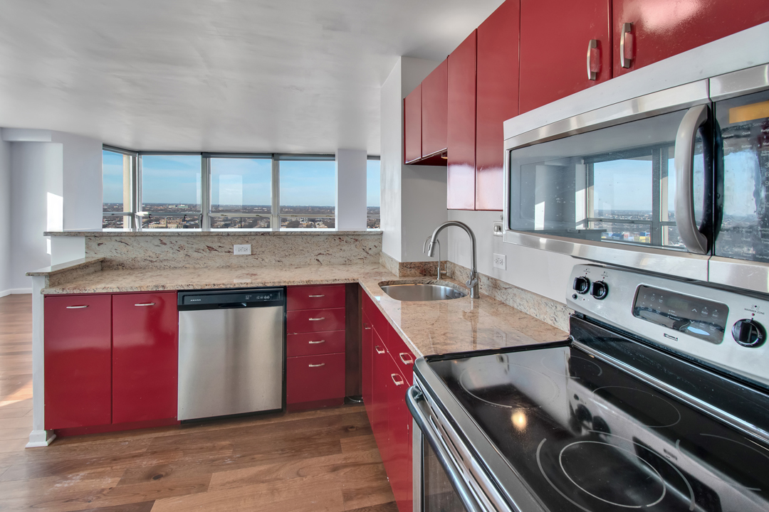 5701 North Sheridan Road, Unit 27M Chicago, IL 60660 - Photo 5 of 10