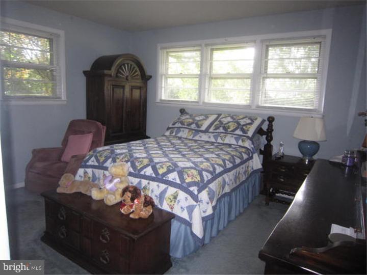 103 Forklanding Road Cinnaminson, NJ 08077 - Photo 12 of 25 Master Bedroom