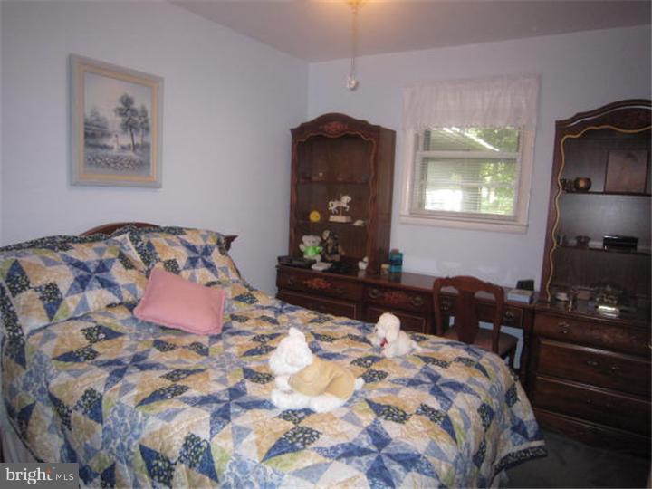 103 Forklanding Road Cinnaminson, NJ 08077 - Photo 13 of 25 Bedroom 2