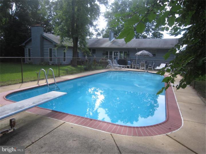 103 Forklanding Road Cinnaminson, NJ 08077 - Photo 17 of 25 Pool