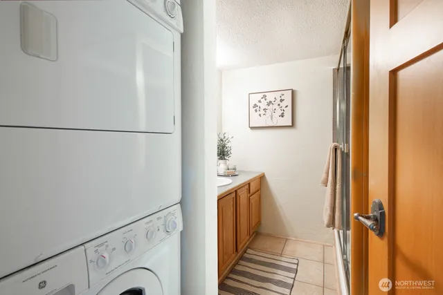 $499,950 | 2500 West Manor Place, Unit 216, Seattle, WA 98199