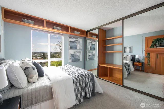 $499,950 | 2500 West Manor Place, Unit 216, Seattle, WA 98199