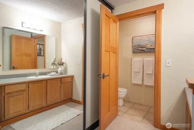 $499,950 | 2500 West Manor Place, Unit 216, Seattle, WA 98199