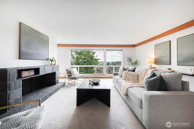 $499,950 | 2500 West Manor Place, Unit 216, Seattle, WA 98199