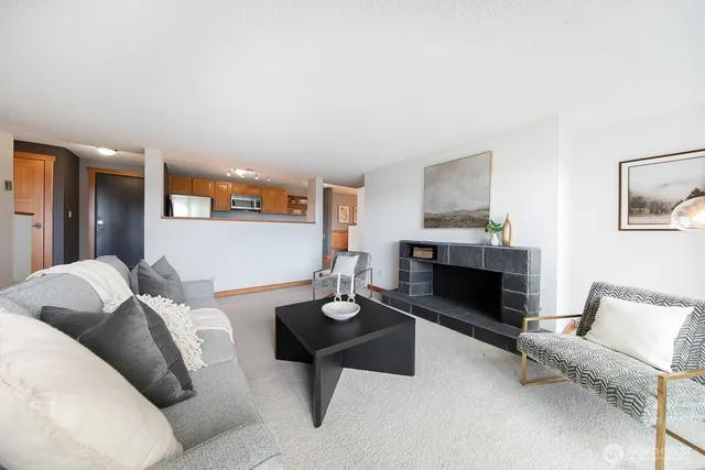 $499,950 | 2500 West Manor Place, Unit 216, Seattle, WA 98199