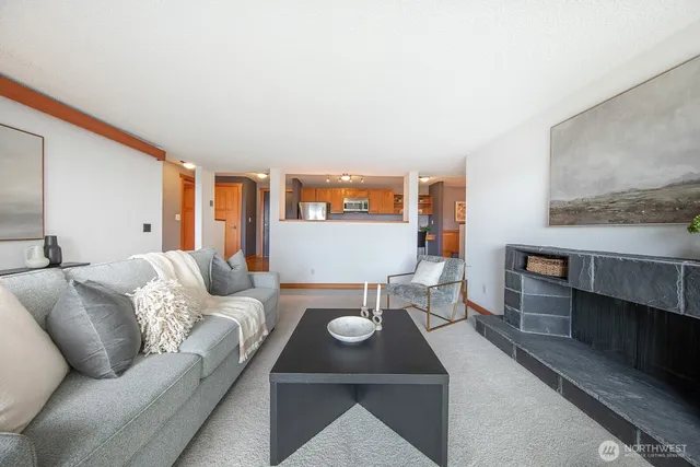 $499,950 | 2500 West Manor Place, Unit 216, Seattle, WA 98199