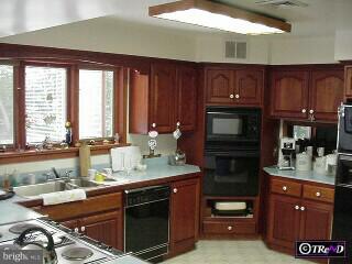 916 Cadmus Road Pottstown, PA 19465 - Photo 3 of 6 Gallery Image 3