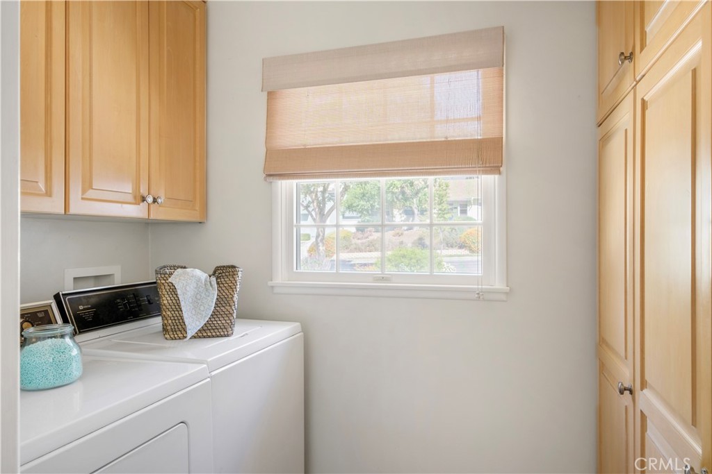 1907 Amber Lane Burbank, CA 91504 - Photo 14 of 25 a kitchen with a window and cabinets