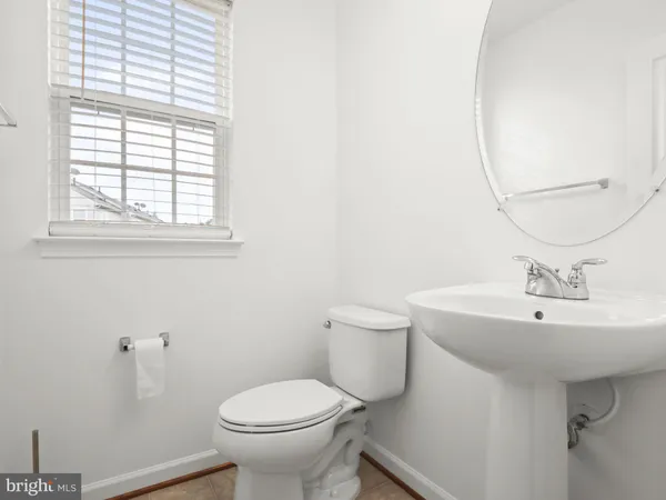 $2,600 | 43578 Marguerite Way, California, MD 20619