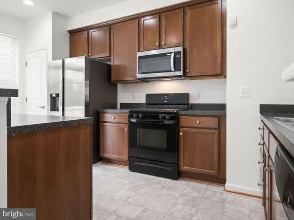 $2,600 | 43578 Marguerite Way, California, MD 20619