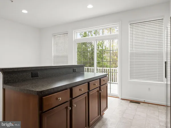$2,600 | 43578 Marguerite Way, California, MD 20619
