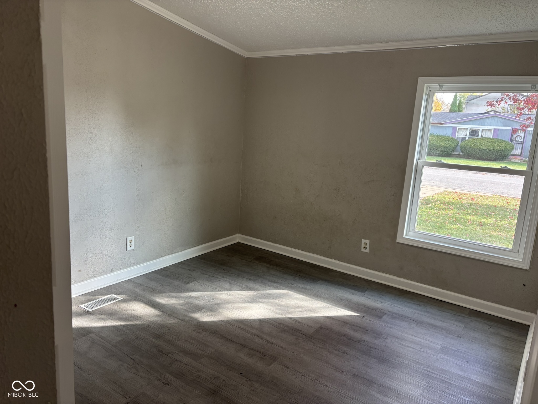 3904 Ireland Drive Indianapolis, IN 46235 - Photo 14 of 32