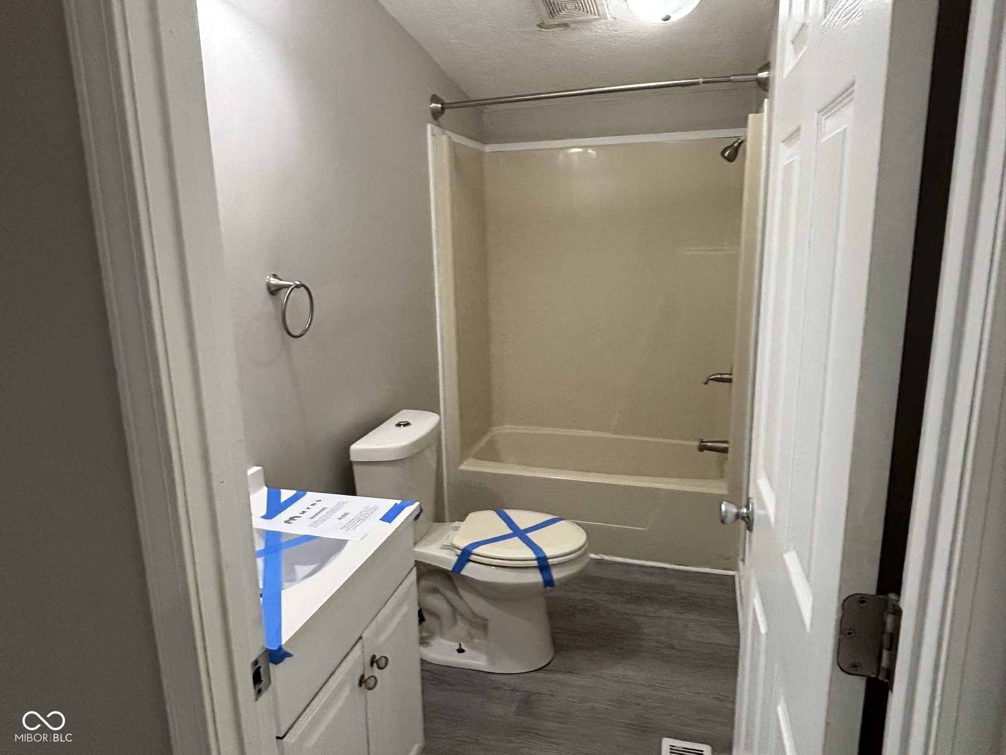 3904 Ireland Drive Indianapolis, IN 46235 - Photo 16 of 32