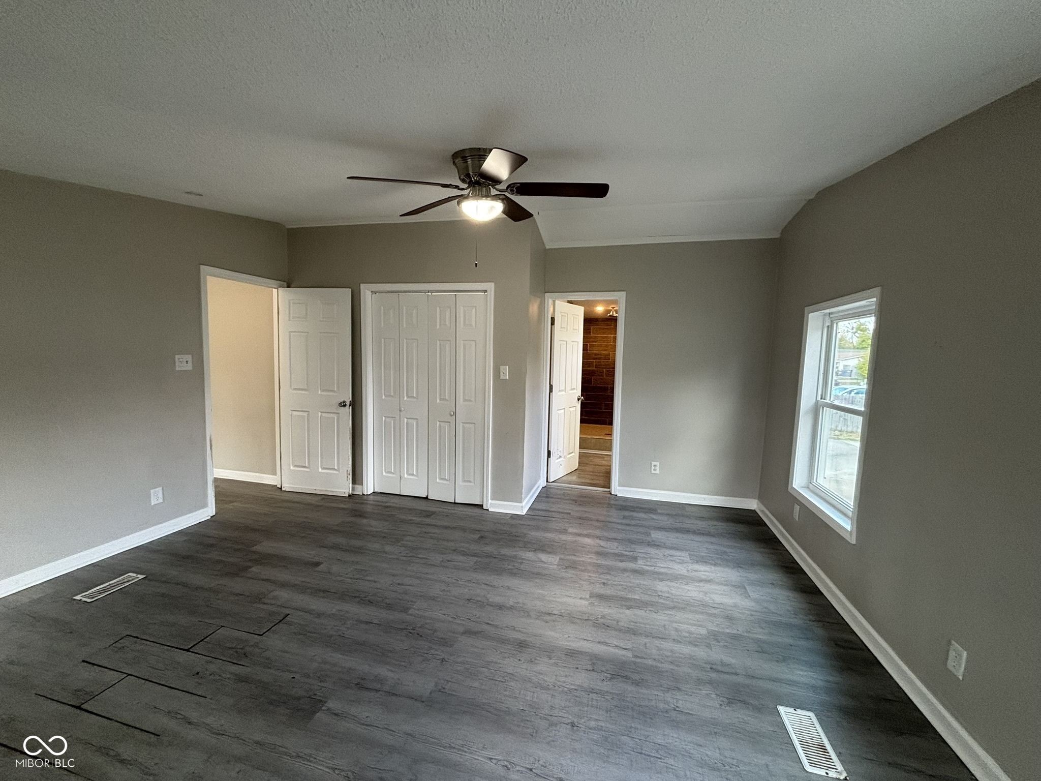 3904 Ireland Drive Indianapolis, IN 46235 - Photo 5 of 32