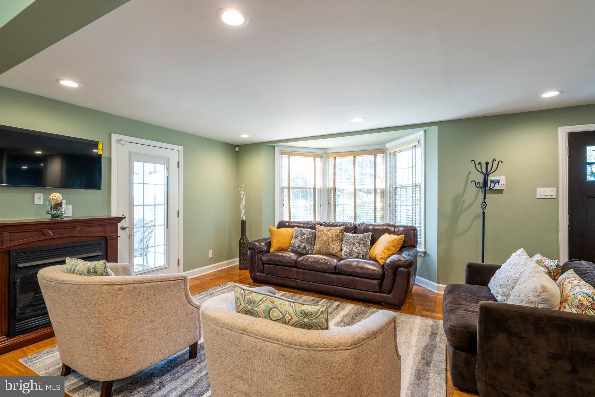 756 Castlewood Road Glenside, PA 19038 - Photo 10 of 47 Gallery Image 10