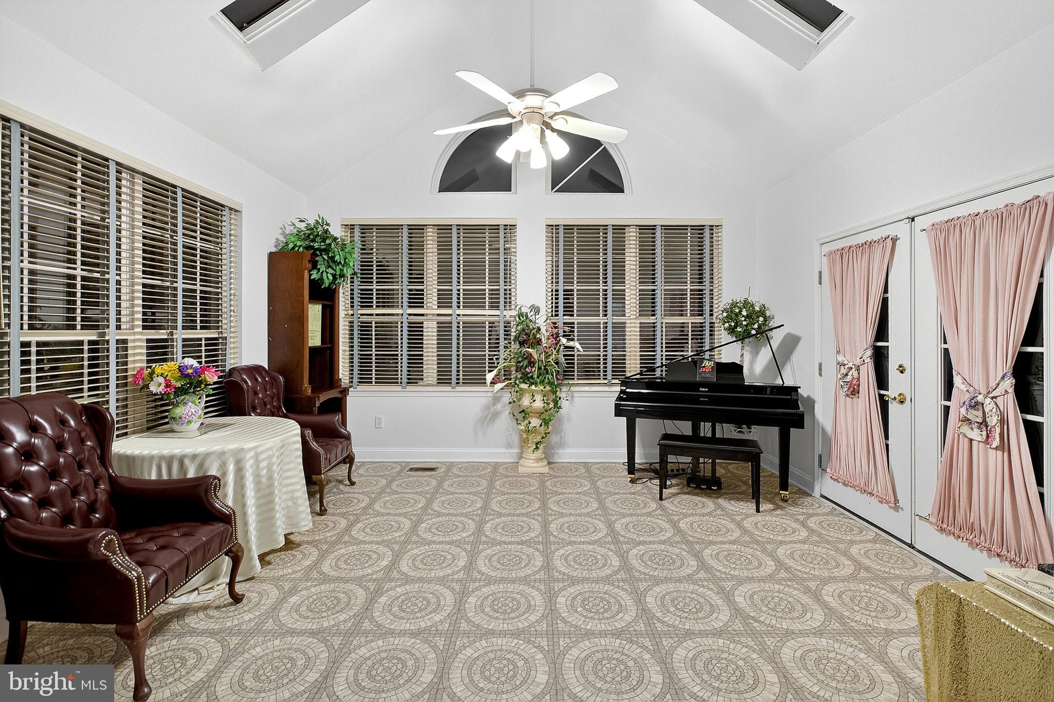 195 Hunters Run Swedesboro, NJ 08085 - Photo 18 of 83 Sun Room