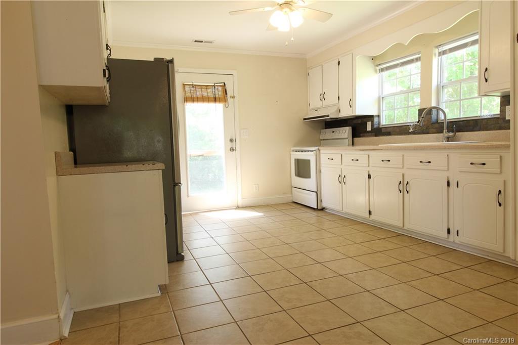 942 Alexis Lucia Road Stanley, NC 28164 - Photo 5 of 19 Gallery Image 5