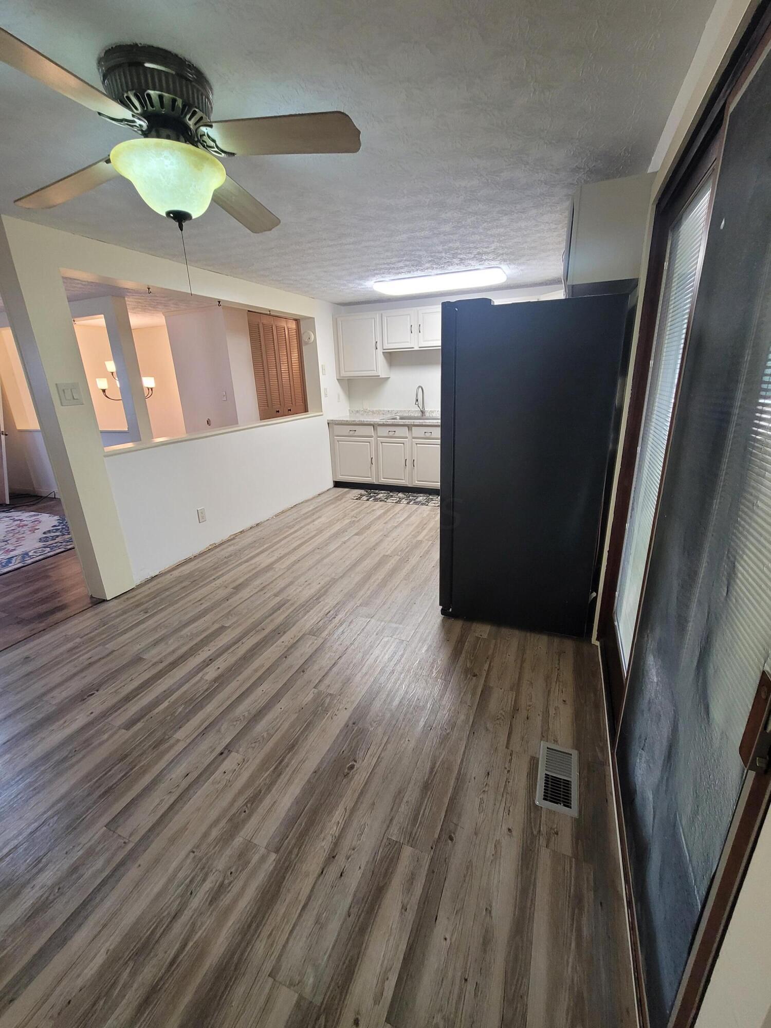 3915 Rio Grande Avenue Groveport, OH 43125 - Photo 6 of 23 20230527_170519