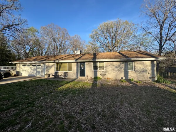 $215,000 | 30171 Grandview Terrace, Mackinaw, IL 61755