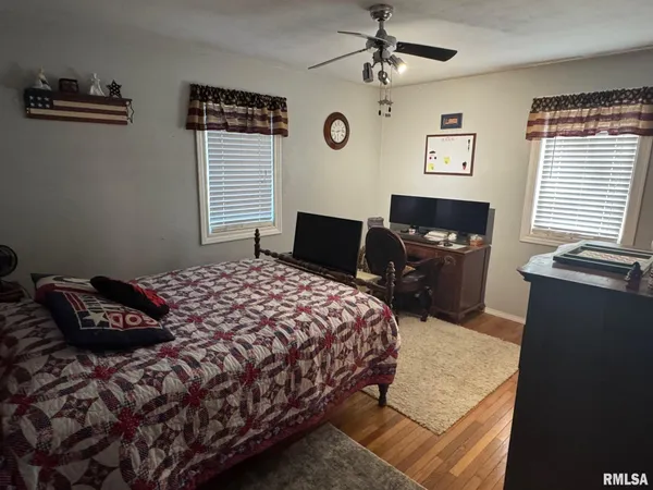$215,000 | 30171 Grandview Terrace, Mackinaw, IL 61755