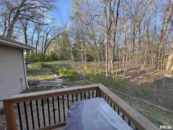 $215,000 | 30171 Grandview Terrace, Mackinaw, IL 61755