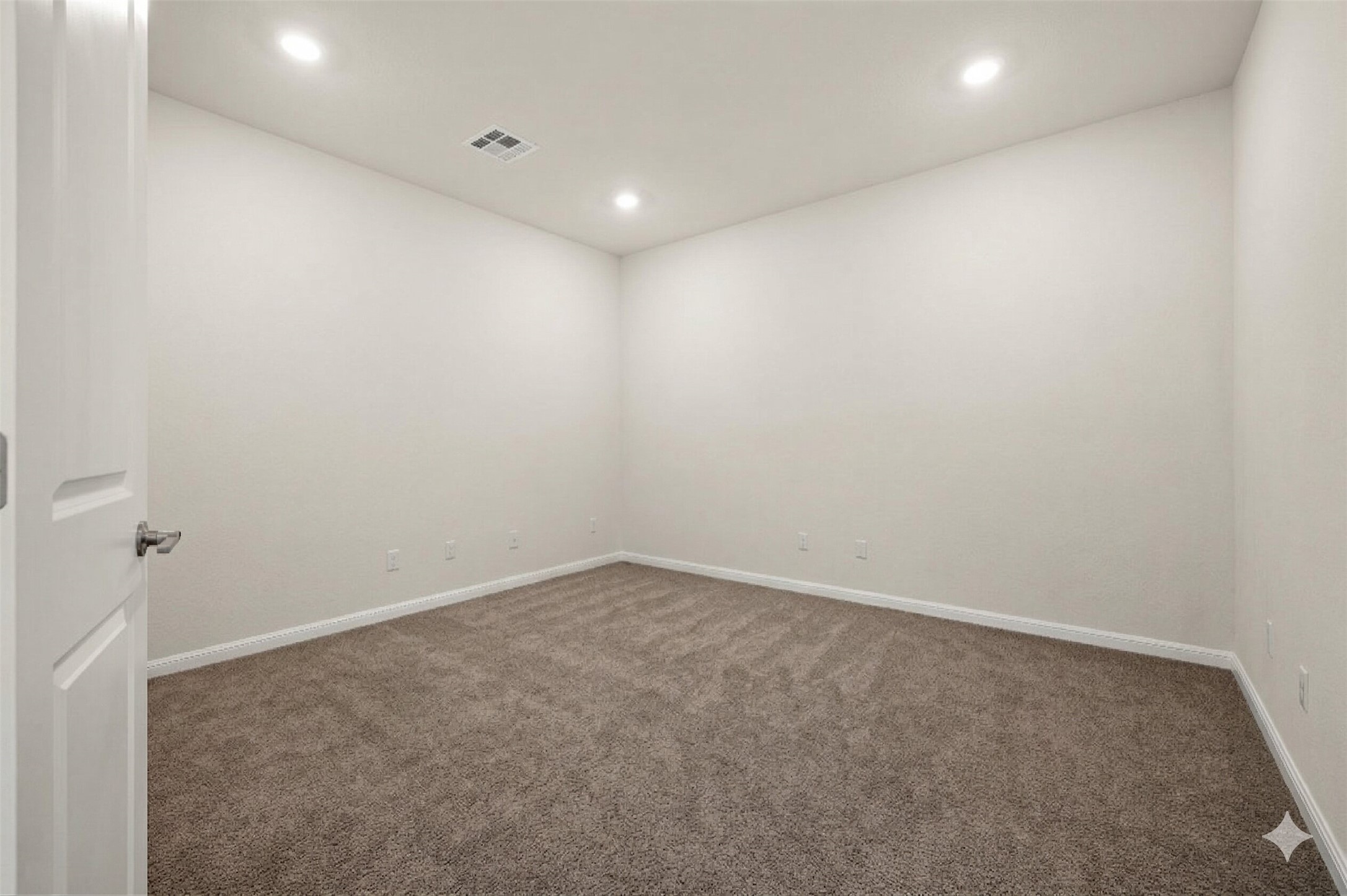 604 Spindrift Lane Leander, TX 78641 - Photo 20 of 32 an empty room with a workbench