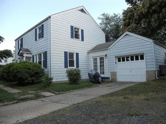 $1,490,000 | 6315 Old Dominion Drive, McLean, VA 22101