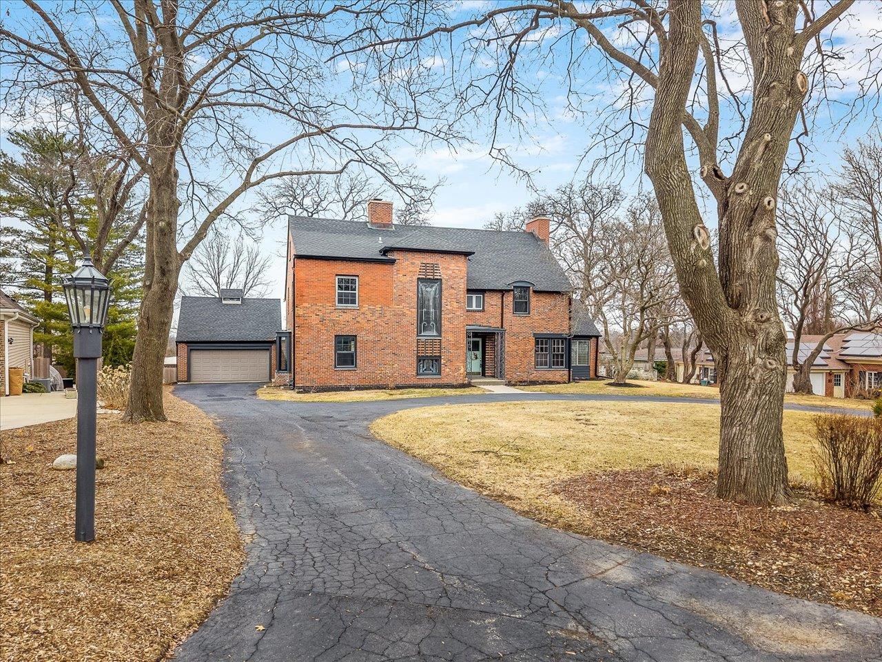 2014 Glenview Road Rockford, IL 61107 - Photo 4 of 82