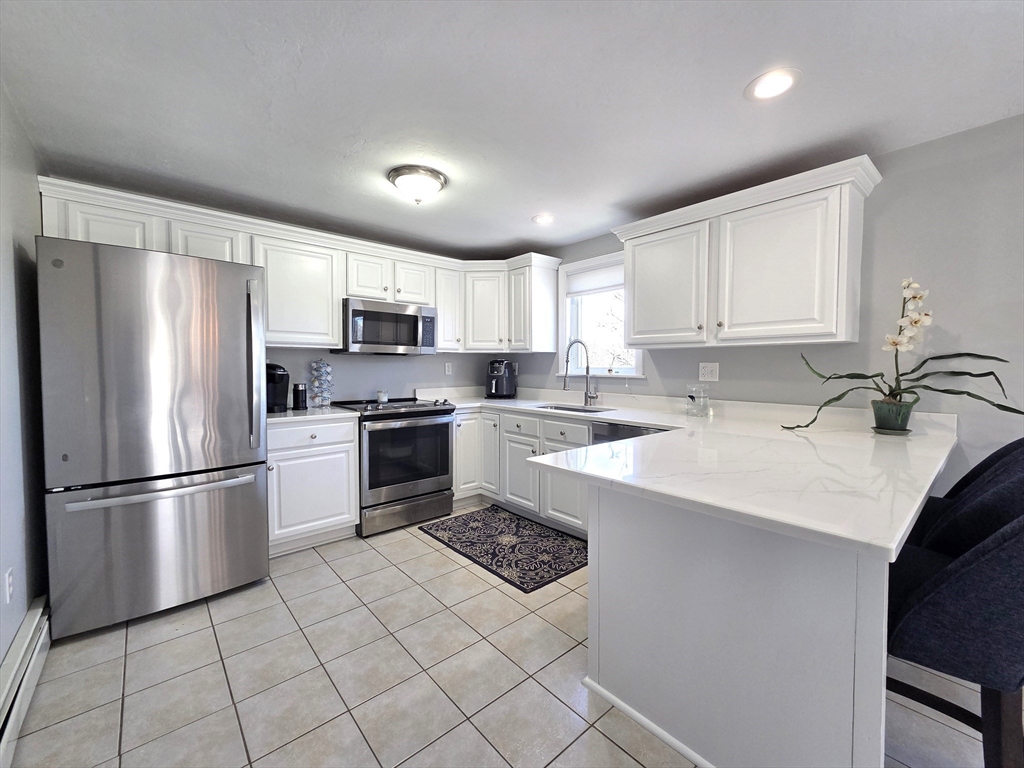 27 Middlesex Avenue Worcester, MA 01604 - Photo 2 of 29