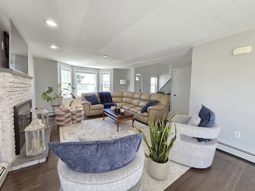 27 Middlesex Avenue Worcester, MA 01604 - Photo 8 of 29
