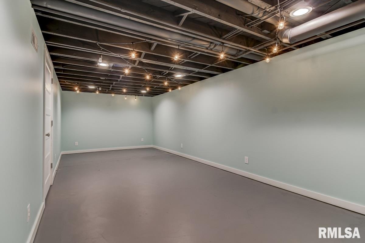 1901 Dial Court Springfield, IL 62704 - Photo 23 of 31 Gallery Image 23