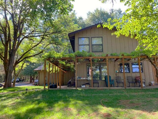 6651 West Side Road Cave Junction, OR 97523 - Photo 5 of 37