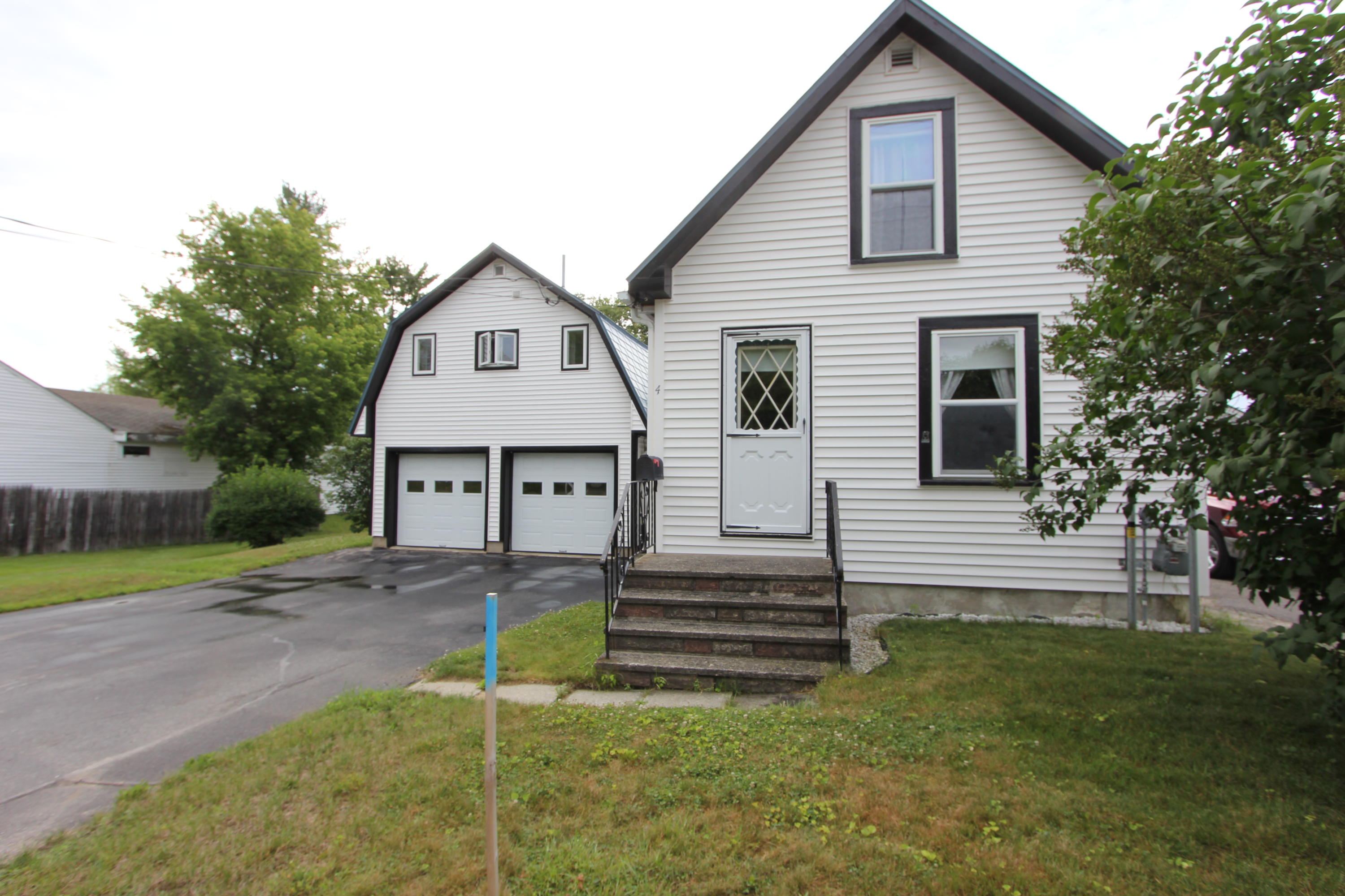 4 Ridgewood Avenue Lewiston, ME 04240 - Photo 3 of 40 IMG_4906