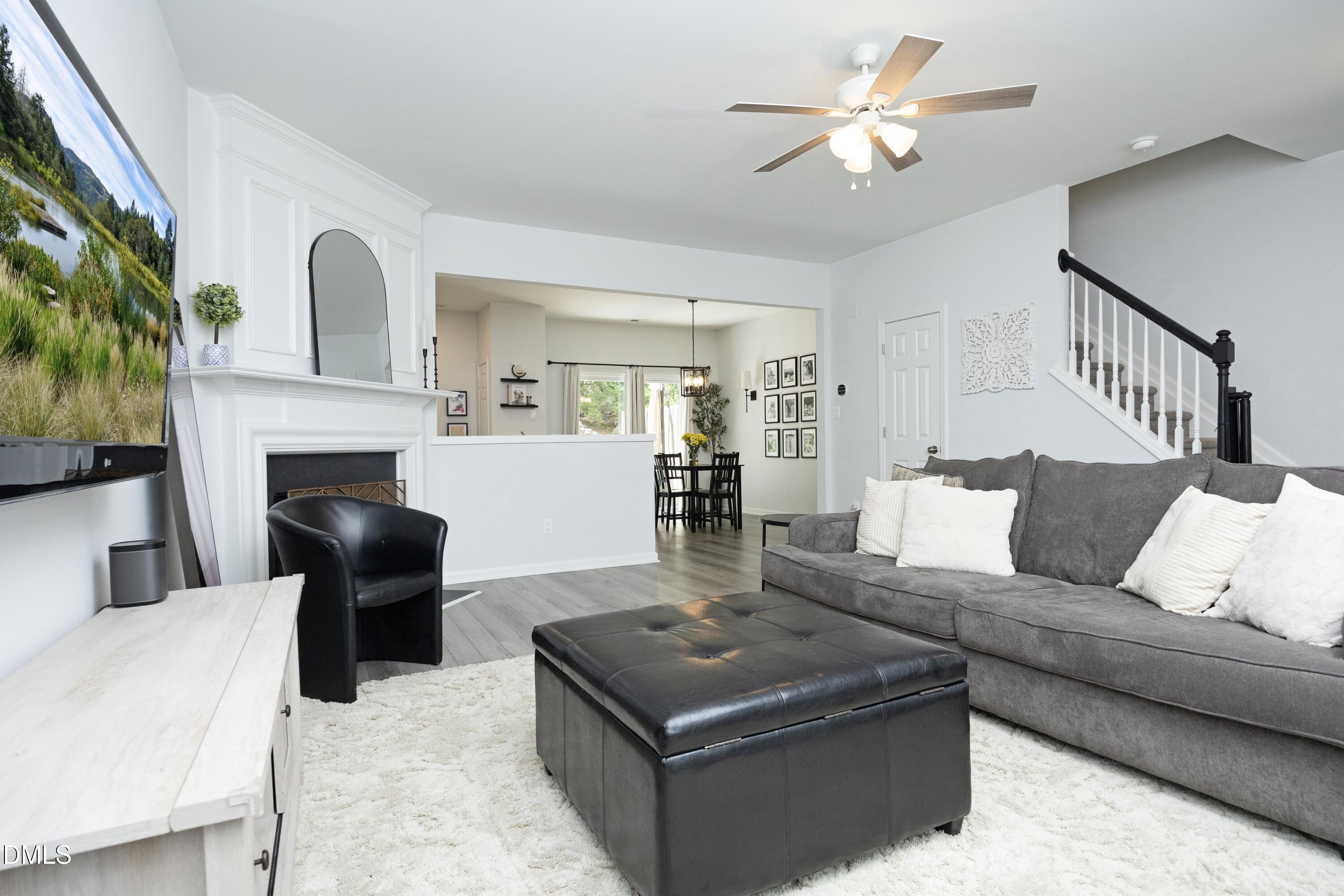 4224 Vienna Crest Drive Raleigh, NC 27613 - Photo 10 of 36 10Living