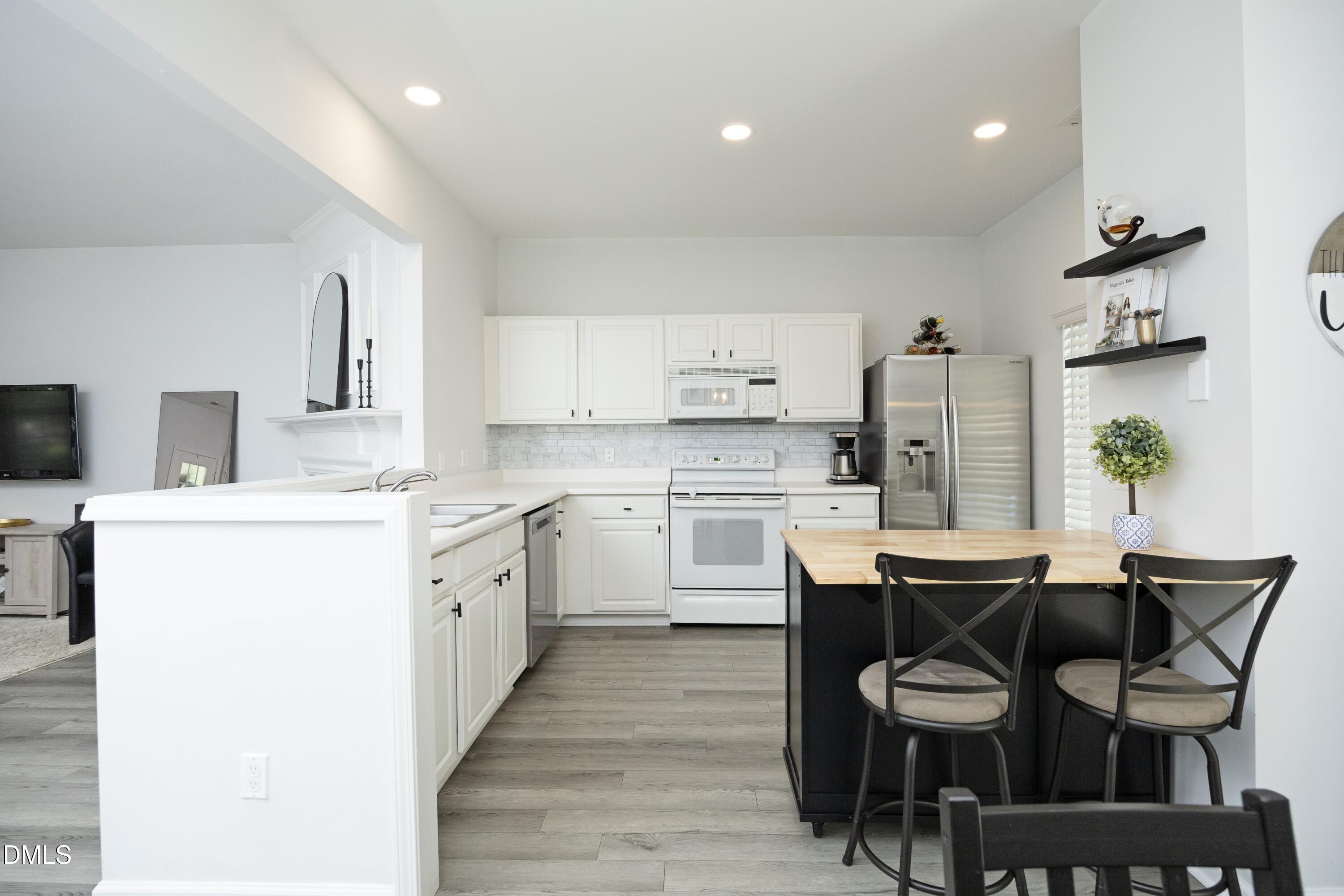 4224 Vienna Crest Drive Raleigh, NC 27613 - Photo 14 of 36 14Kitchen