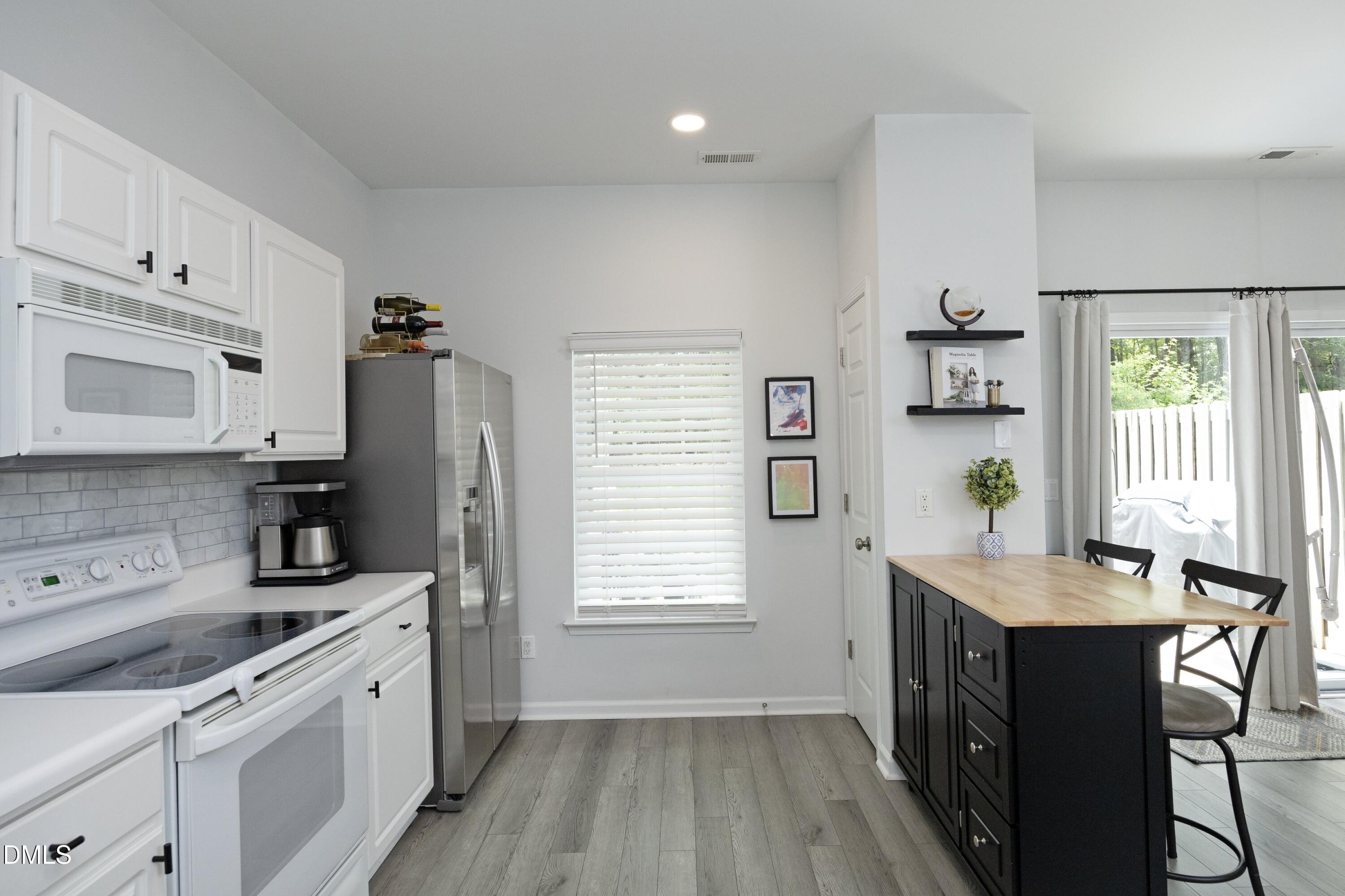 4224 Vienna Crest Drive Raleigh, NC 27613 - Photo 17 of 36 18Kitchen
