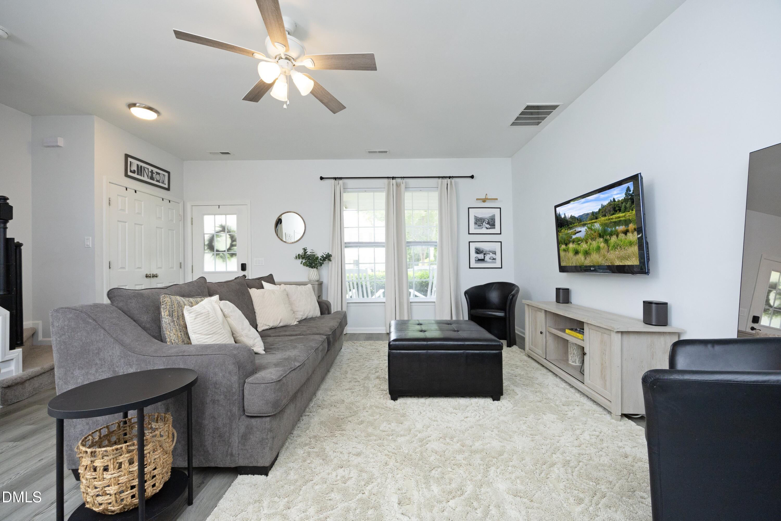 4224 Vienna Crest Drive Raleigh, NC 27613 - Photo 8 of 36 08Living