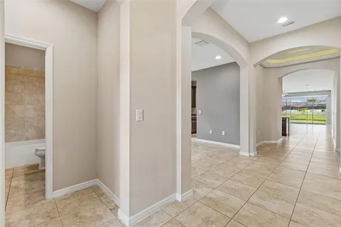 $549,900 | 17566 Buckingham Garden Drive, Lithia, FL 33547